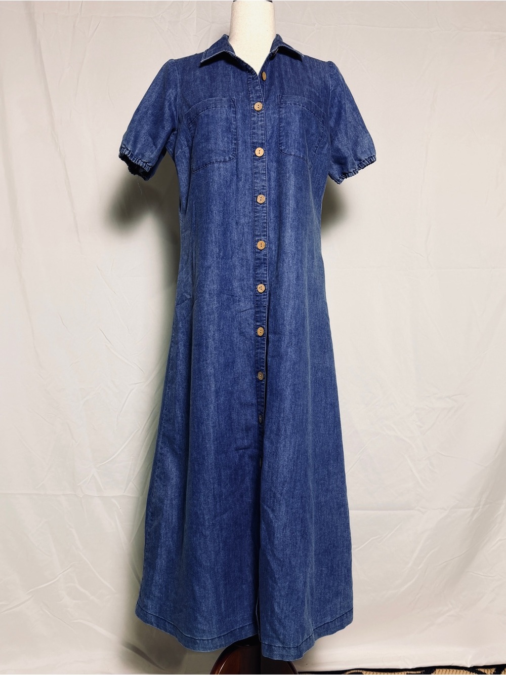 Vintage-Inspired chambray Button-Front Denim Maxi Dress, classic timeless easy